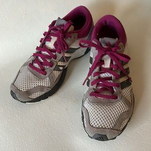 Adidas Marathon 10 sneakers